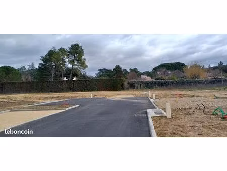 terrain 1 330 m² allan