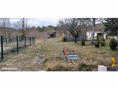 terrain 1 365 m² allan