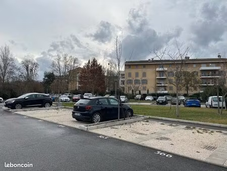 parking aix hippodrome