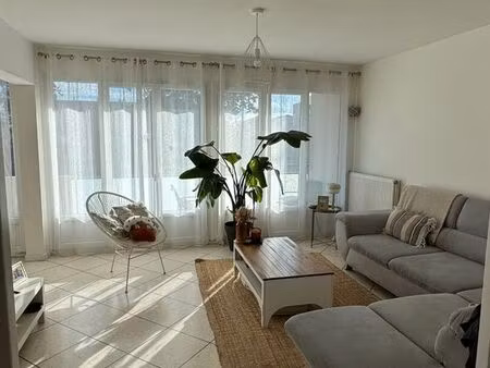 appartement 4 pièces 77 m²