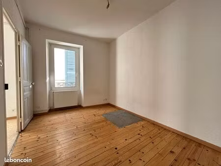 t2 40 m² – centre-ville de romans – terrasse 10 m²