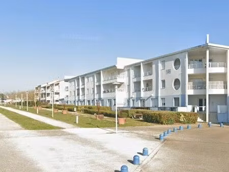 beau t2 de 32 m2 vue dégagée et idéalement situé