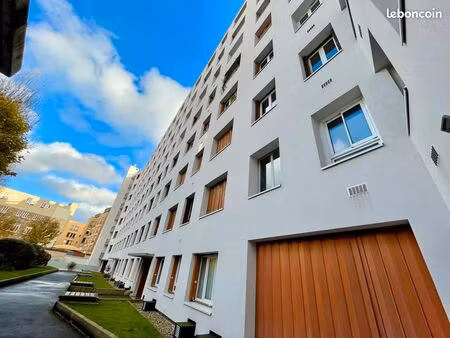 appartement 3 pièces 56 m² – place de la réunion – balcon