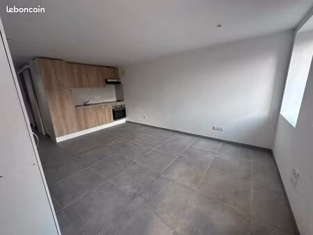 t2 neuf 45 m² centre saint-affrique – cuisine équipée – fibre