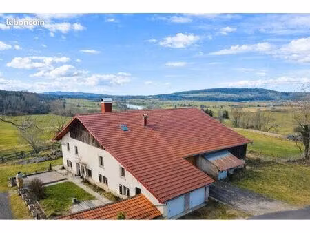 ferme comtoise avec 2 6 hectares de terrain - damprichard