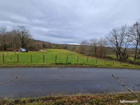 terrain agricole avec compteur d’eau