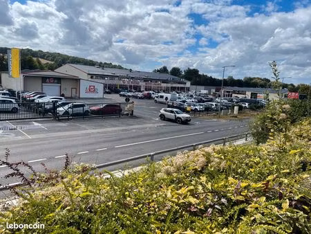 a louer locaux trie chateau 150 m²