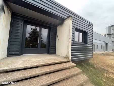 local d'activité 393 m²