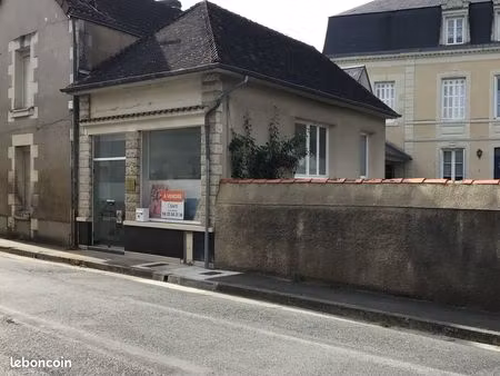 location local commercial