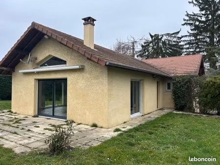 maison calme et lumineuse