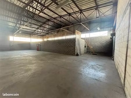 local d'activité 467 m²