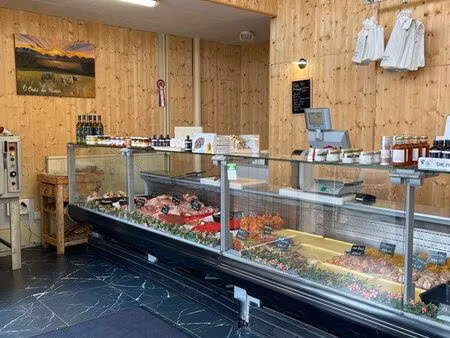 boucherie en activité – excellente réputation – emplacement idéal