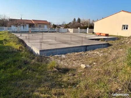 terrain avec dalle béton 159 m2 prêt à batir