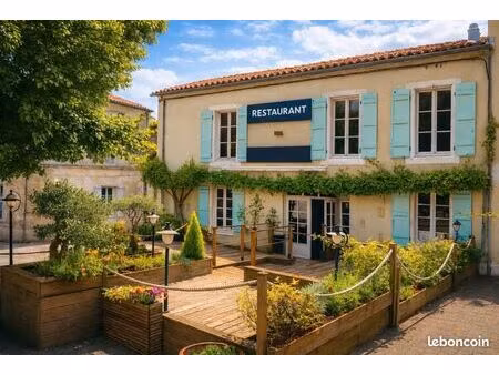 charmant immeuble au coeur du village