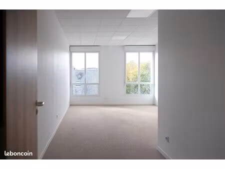 bureaux pont l'eveque