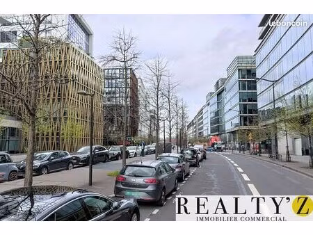 local commercial 255 m²