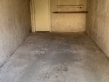 a vendre garage nimes