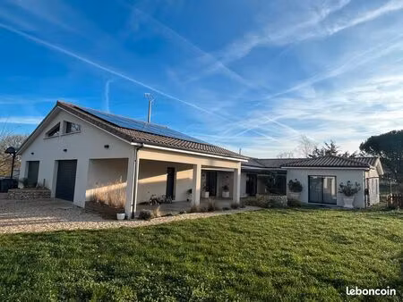 maison contemporaine de plain-pied – 158 m² – terrain 2 308 m² – anais