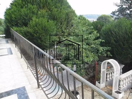 propriété 5 pièces 82 m²