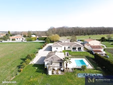 maison 6 pièces 198 m²