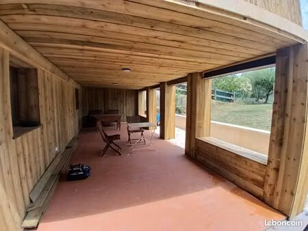 t3 84 m2 terrasse/jardin proche église