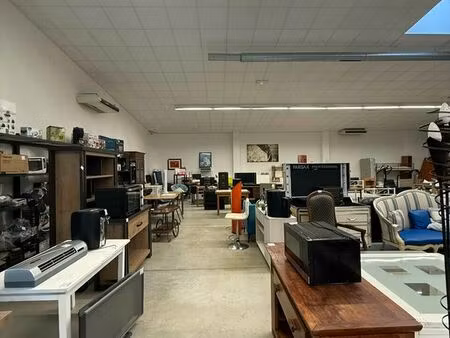 local commercial 600 m² sarlat-la-canéda