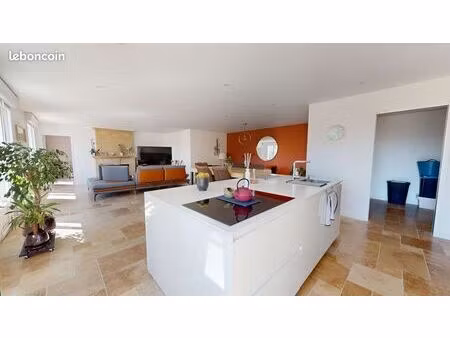 maison de 260 m² avec espace professionnel