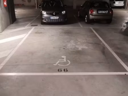 grande place de parking