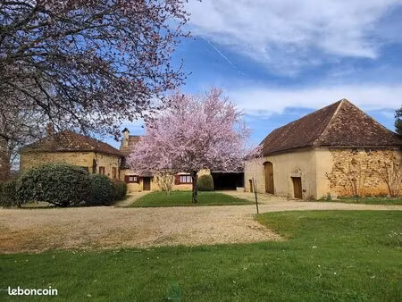 maison 11 pièces 237 m²