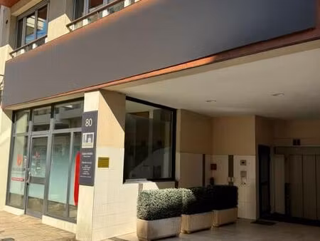 local commercial 151 m²