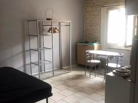 studio meublé prêt à vivre – disponible immédiatement