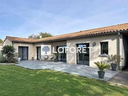 vente maison à nueil-les-aubiers (79250) : à vendre / 122m² nueil-les-aubiers