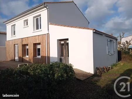 maison 8 pièces 146 m²