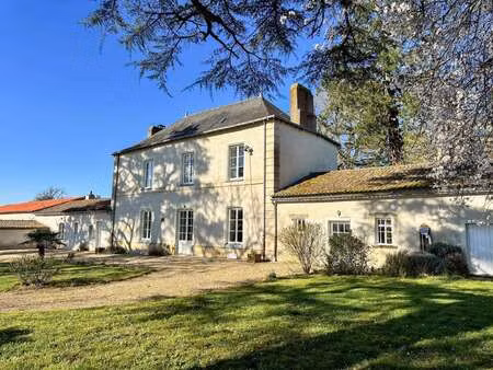 vente maison à saint-aignan-grandlieu (44860) : à vendre / 273m² saint-aignan-grandlieu