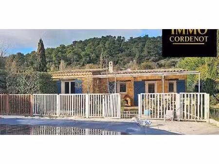 maison avec piscine et jardin signes (83)