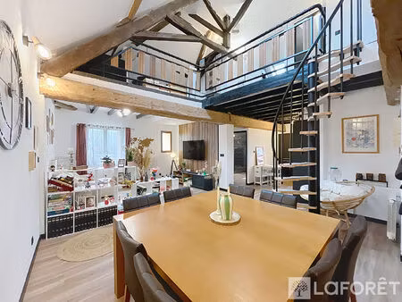 appartement avec cachet dans une petite copropriété proche du centre-ville et des commodit