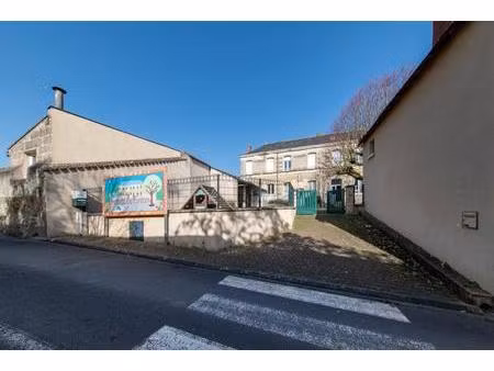 ensemble immobilier - 366 m² - lys-haut-layon (49)