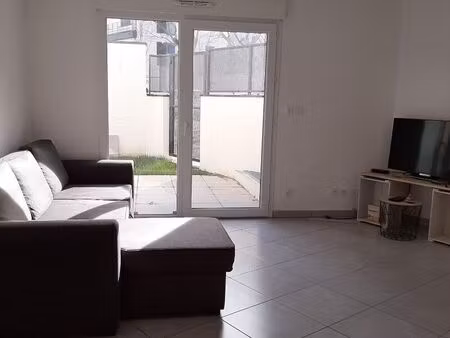 location appartement 2 pièces 40 m² à meyzieu (69330)