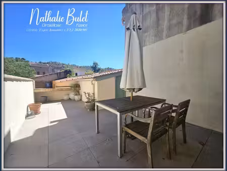 appartement t3 avec terrasse à saint-chinian – centre-village  au calme