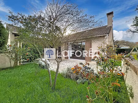 charmante maison de plain-pied   130 m² habitables  3 cbres