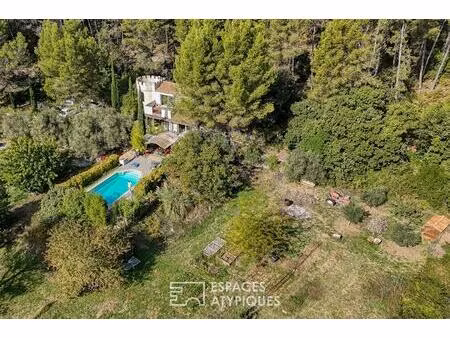 maison atypique au coeur du parc naturel de la sainte-baume