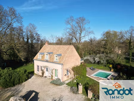 maison 5 pieces / 3 chambres / environ 150 m2 / parcelle 220