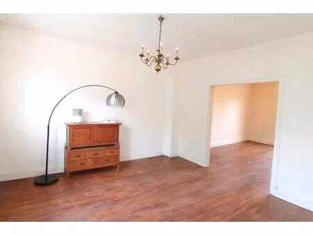 chambre  salle d'eau et wc de plain-pied  maison ancienne avec charme