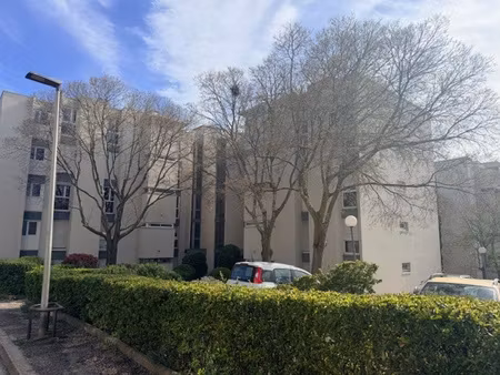 montpellier nord  grand studio avec terrasse et parking