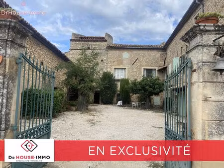 ancien domaine viticole sur un vaste terrain à orsan 30