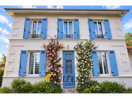 maison familiale en pierre avec 4 chambres  bureau  grand ja