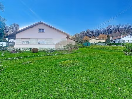 jolie maison de village