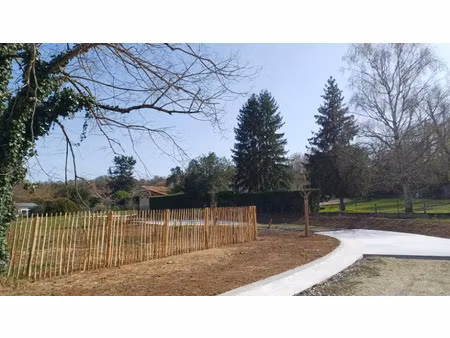 vente terrain 848 m² à angouleme (16000)  109 000 €
