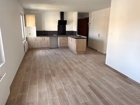 t3 neuf centre de beaurepaire près des écoles