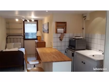 studion dans maison individuelle proche gare